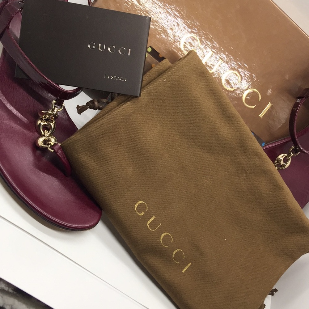 Gold Link Gucci Sandals - Picture 8 of 8